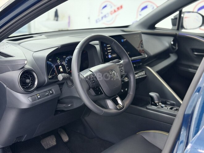 Toyota C-HR 2024, 30,000 km - 2.0 л - Bakı