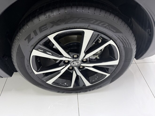 Toyota C-HR 2024, 30,000 km - 2.0 л - Bakı