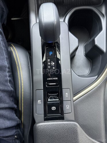 Toyota C-HR 2024, 30,000 km - 2.0 л - Bakı