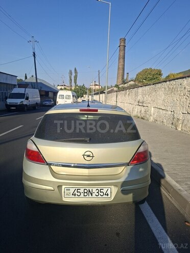Opel Astra 2004, 235,000 km - 1.4 l - Şəki
