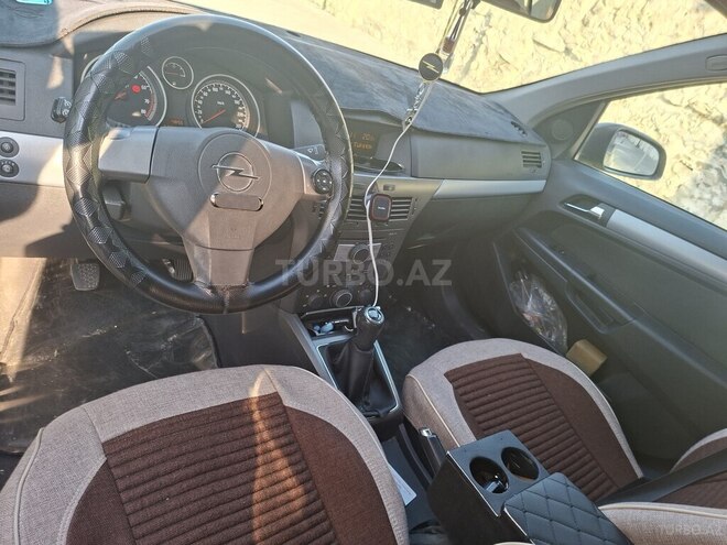 Opel Astra 2004, 235,000 km - 1.4 l - Şəki