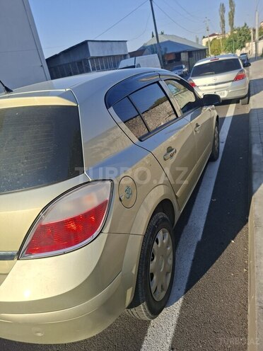 Opel Astra 2004, 235,000 km - 1.4 l - Şəki