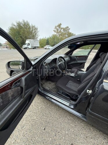 Mercedes E 230 1995, 488,353 km - 2.3 l - Ağcabədi
