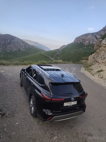 Toyota Highlander 2023, 42,000 km - 2.5 l - Salyan