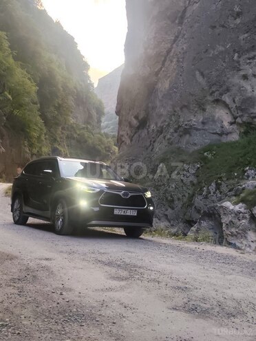 Toyota Highlander 2023, 42,000 km - 2.5 l - Salyan