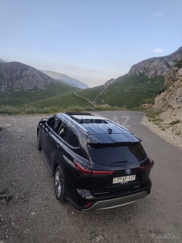 Toyota Highlander 2023, 42,000 km - 2.5 l - Salyan