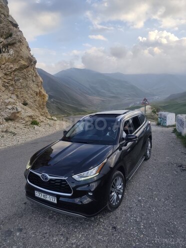 Toyota Highlander 2023, 42,000 km - 2.5 l - Salyan