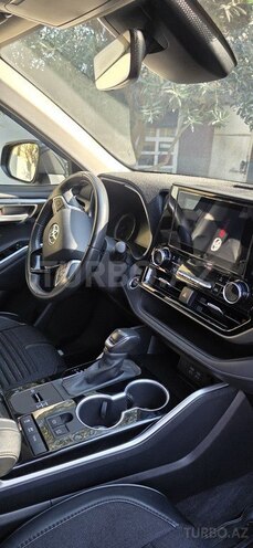Toyota Highlander 2023, 42,000 km - 2.5 l - Salyan