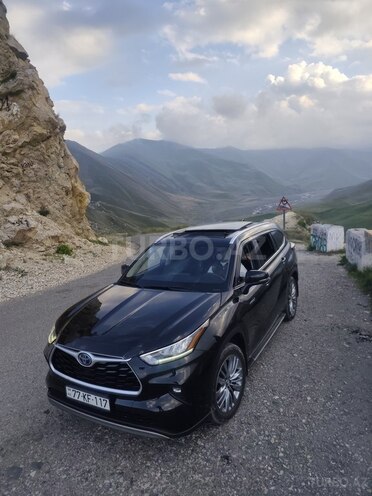 Toyota Highlander 2023, 42,000 km - 2.5 l - Salyan