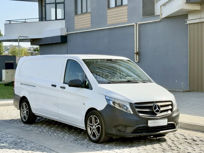 Mercedes  2017, 377,500 km - 2.1 л - Bakı