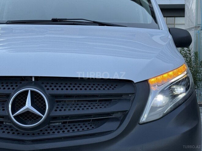 Mercedes  2017, 377,500 km - 2.1 л - Bakı