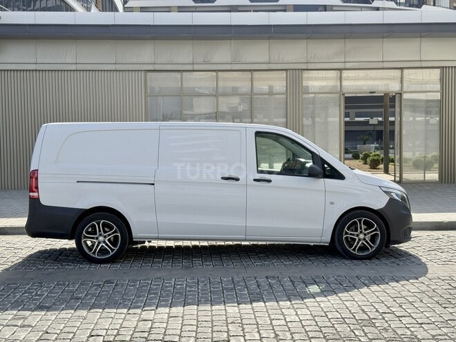 Mercedes  2017, 377,500 km - 2.1 л - Bakı