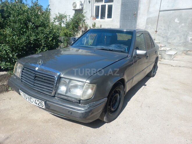 Mercedes 200 E 1993, 300,000 km - 2.0 л - Bakı