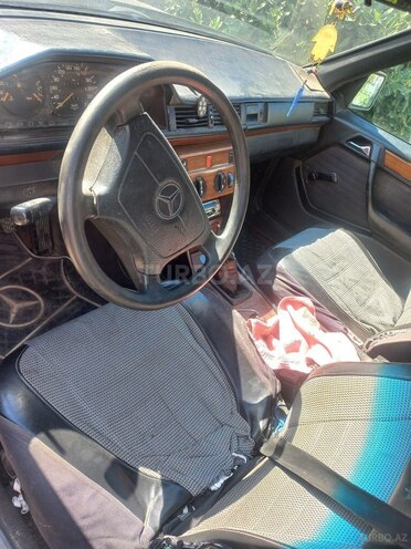 Mercedes 200 E 1993, 300,000 km - 2.0 л - Bakı