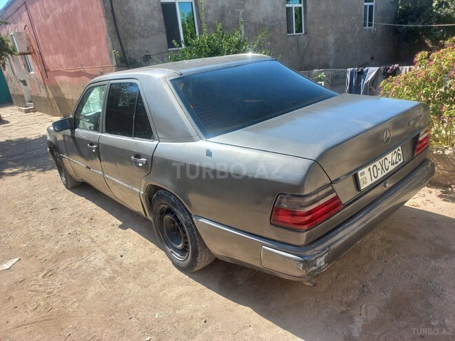 Mercedes 200 E 1993, 300,000 km - 2.0 л - Bakı