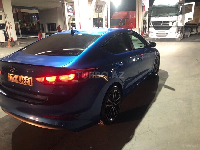 Hyundai Elantra 2017, 260,000 km - 2.0 l - Bakı