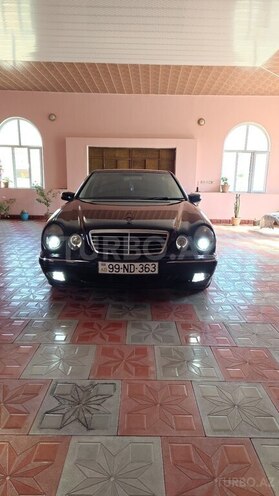 Mercedes E 240 2000, 365,039 km - 2.6 l - Tovuz