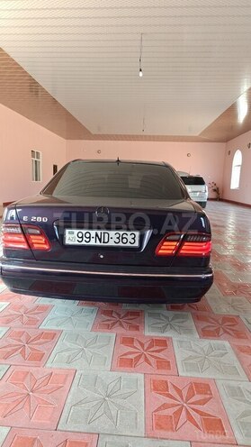 Mercedes E 240 2000, 365,039 km - 2.6 l - Tovuz