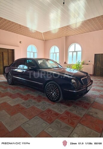 Mercedes E 240 2000, 365,039 km - 2.6 l - Tovuz