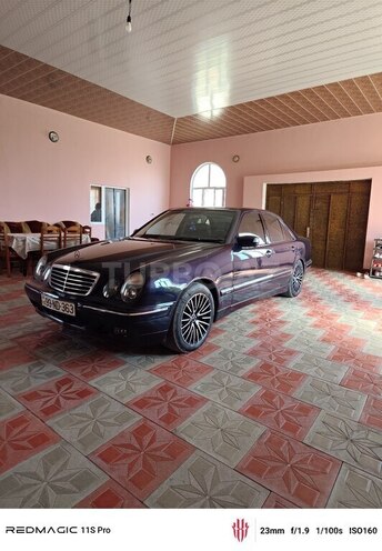 Mercedes E 240 2000, 365,039 km - 2.6 l - Tovuz