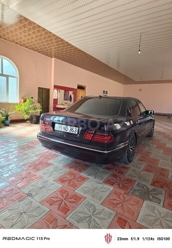 Mercedes E 240 2000, 365,039 km - 2.6 l - Tovuz
