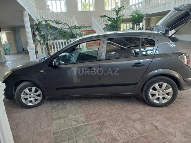Opel Astra 2009, 300,000 km - 1.4 l - Şəmkir
