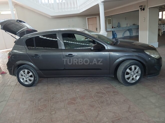 Opel Astra 2009, 300,000 km - 1.4 l - Şəmkir