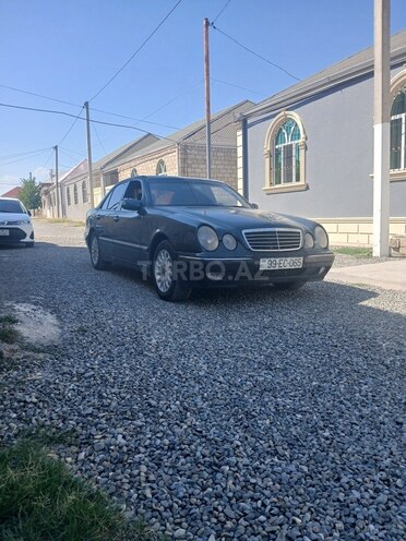 Mercedes E 220 2000, 354,000 km - 2.2 l - Gəncə