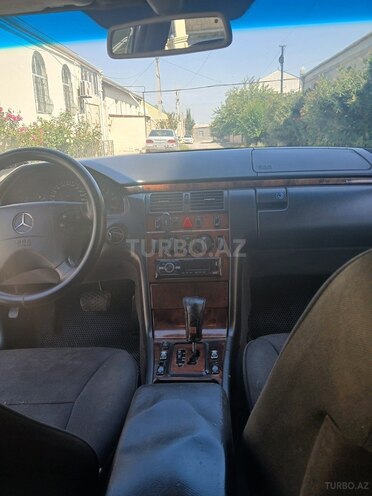 Mercedes E 220 2000, 354,000 km - 2.2 l - Gəncə