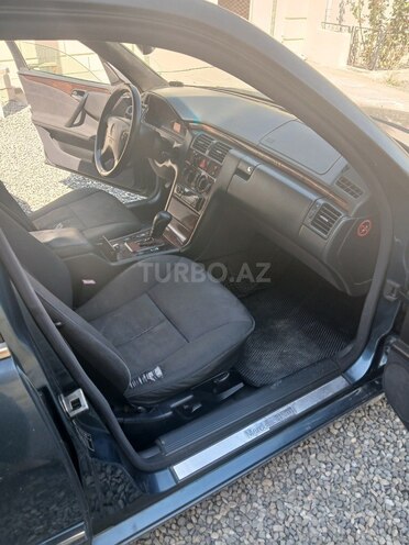 Mercedes E 220 2000, 354,000 km - 2.2 l - Gəncə