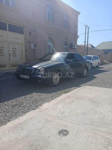 Mercedes E 220 2000, 354,000 km - 2.2 l - Gəncə