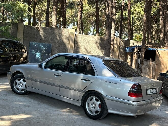 Mercedes C 220 1995, 235,000 km - 2.2 l - Bakı