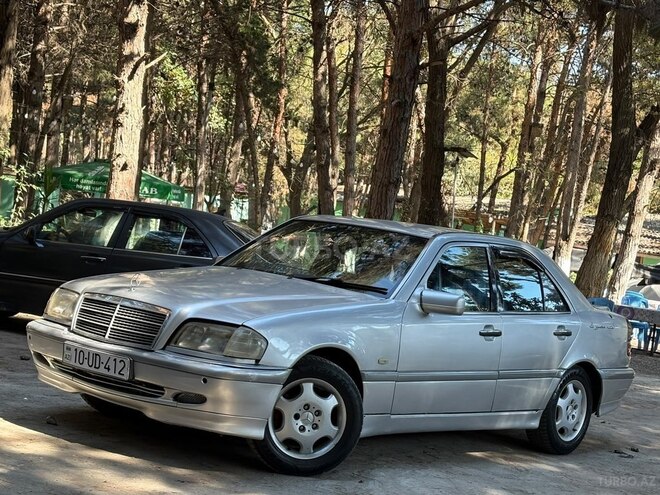 Mercedes C 220 1995, 235,000 km - 2.2 l - Bakı