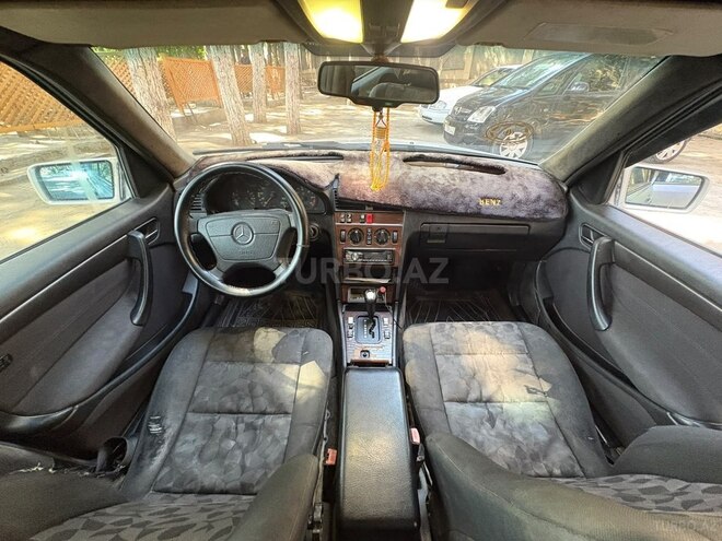 Mercedes C 220 1995, 235,000 km - 2.2 l - Bakı
