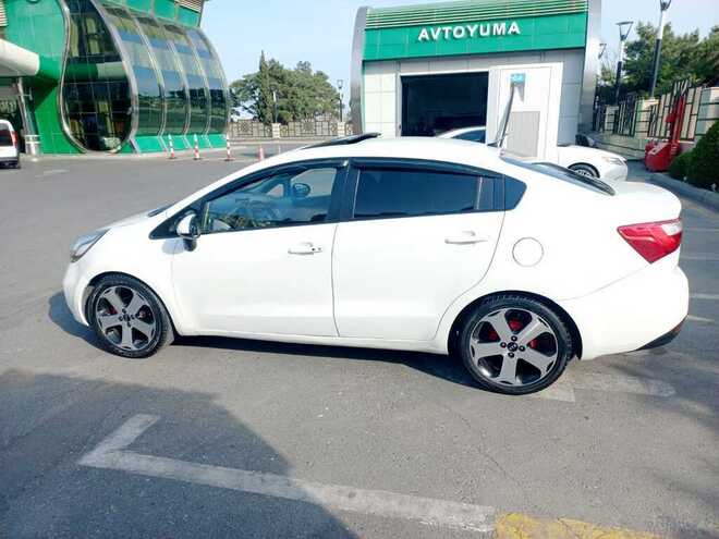 Kia Rio 2013, 388,888 km - 1.4 l - Bakı