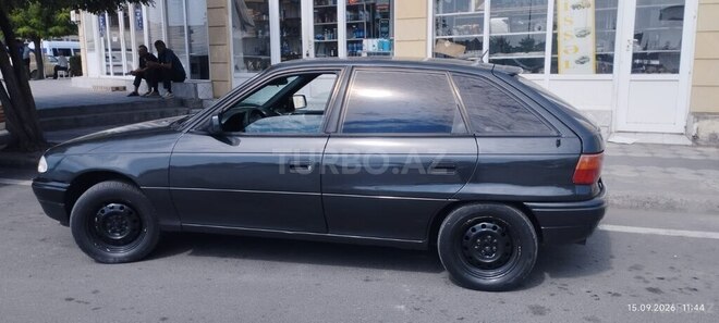 Opel Astra 1993, 300,000 km - 1.4 l - Balakən
