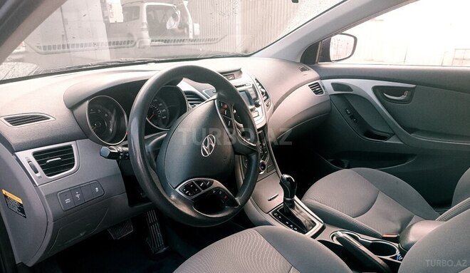 Hyundai Elantra 2015, 174,000 km - 1.8 l - Qusar