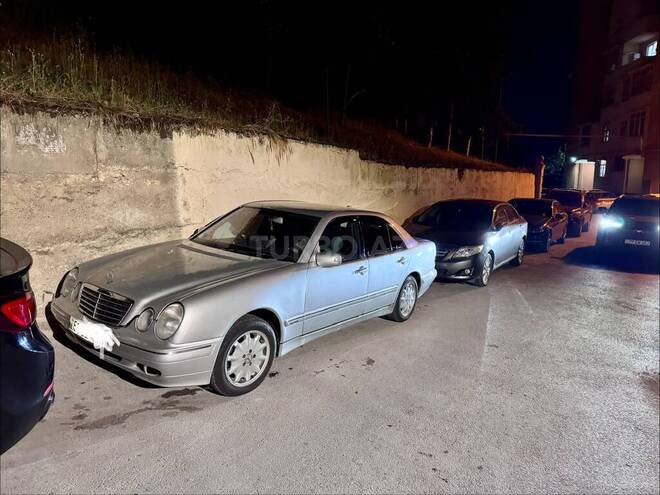 Mercedes E 270 2001, 465,000 km - 2.7 l - Bakı