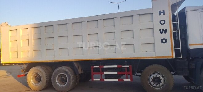 HOWO 371 2012, 369,852 km - 11.0 l - Ucar
