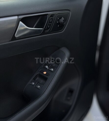 Volkswagen Jetta 2016, 136,800 km - 1.8 л - Bakı