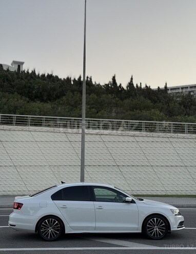Volkswagen Jetta 2016, 136,800 km - 1.8 л - Bakı