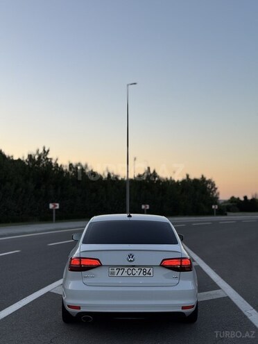 Volkswagen Jetta 2016, 136,800 km - 1.8 л - Bakı