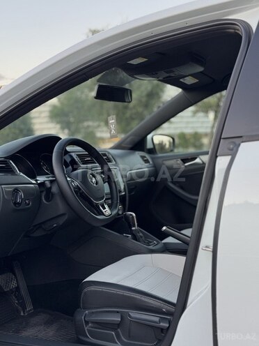 Volkswagen Jetta 2016, 136,800 km - 1.8 л - Bakı