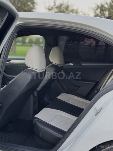 Volkswagen Jetta 2016, 136,800 km - 1.8 л - Bakı