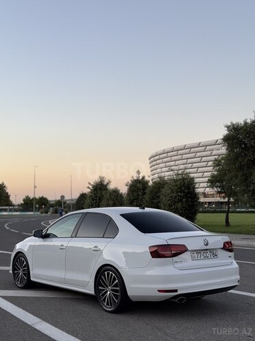 Volkswagen Jetta 2016, 136,800 km - 1.8 л - Bakı