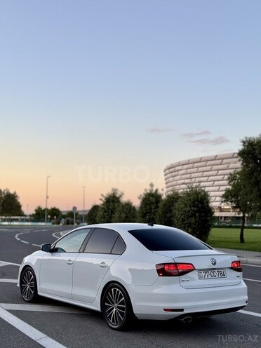 Volkswagen Jetta 2016, 136,800 km - 1.8 л - Bakı