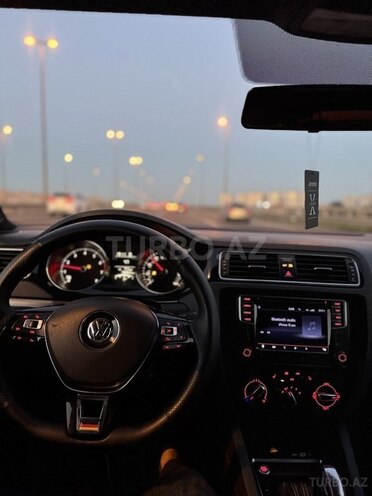Volkswagen Jetta 2016, 136,800 km - 1.8 л - Bakı
