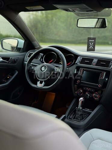 Volkswagen Jetta 2016, 136,800 km - 1.8 л - Bakı
