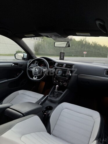 Volkswagen Jetta 2016, 136,800 km - 1.8 л - Bakı