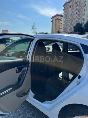 Hyundai Elantra 2015, 315,431 km - 1.8 l - Bakı